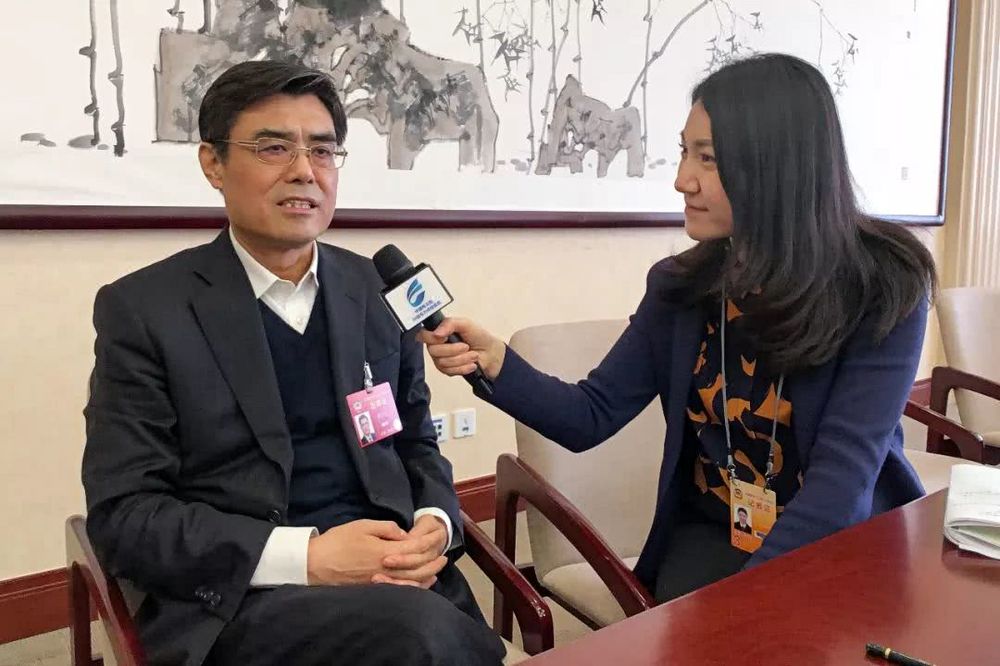 當(dāng)好能源轉(zhuǎn)型與清潔發(fā)展排頭兵——訪全國政協(xié)委員，中國華能集團(tuán)有限公司董事長、黨組書記舒印彪
