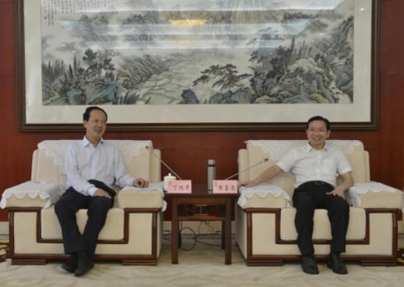 丁焰章拜會(huì)南昌市委副書記、市長(zhǎng)黃喜忠