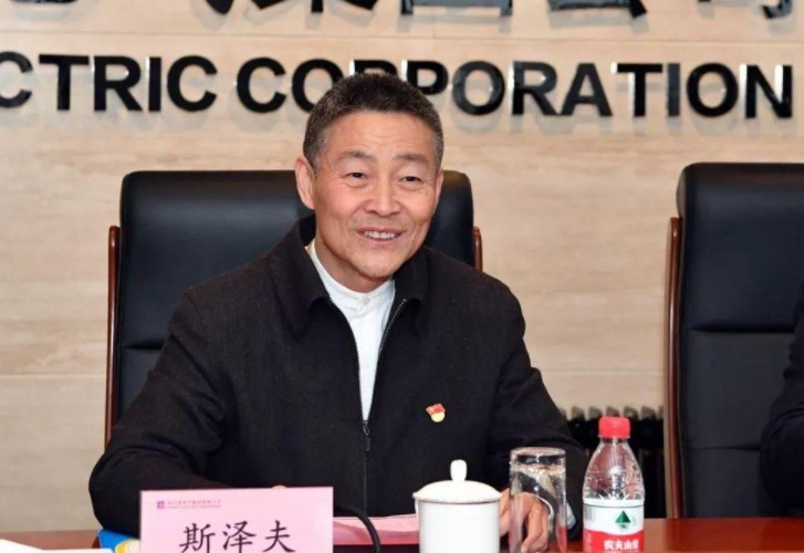 發(fā)展新能源要與電力安全統(tǒng)籌兼顧——訪全國政協(xié)常委，哈爾濱電氣集團有限公司黨委書記、董事長斯?jié)煞? width=