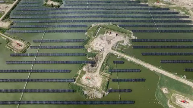 18.73MW！中石油首個(gè)水面光伏項(xiàng)目并網(wǎng)發(fā)電
