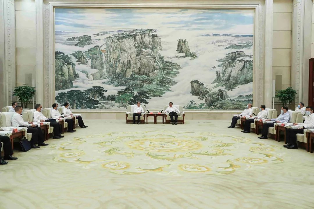 國家電網(wǎng)董事長辛保安與河北省委書記倪岳峰、省長王正譜會(huì)談