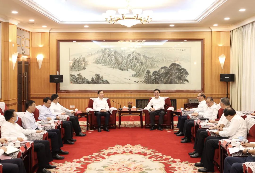國家電網(wǎng)董事長、黨組書記辛保安與青海省委書記信長星、省長吳曉軍會談