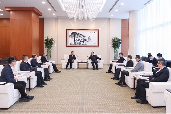 鄧建玲會(huì)見(jiàn)福建省政協(xié)副主席、漳州市委書(shū)記張國(guó)旺