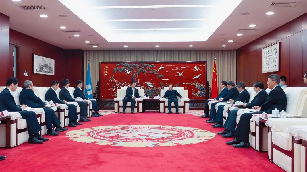 華電集團(tuán)黨組書(shū)記、董事長(zhǎng)江毅會(huì)見(jiàn)海博思創(chuàng)董事長(zhǎng)、總經(jīng)理張劍輝