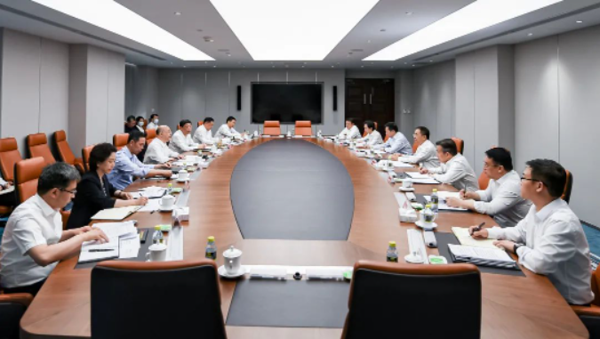 鄒磊、劉明勝與河北省省長(zhǎng)王正譜會(huì)談