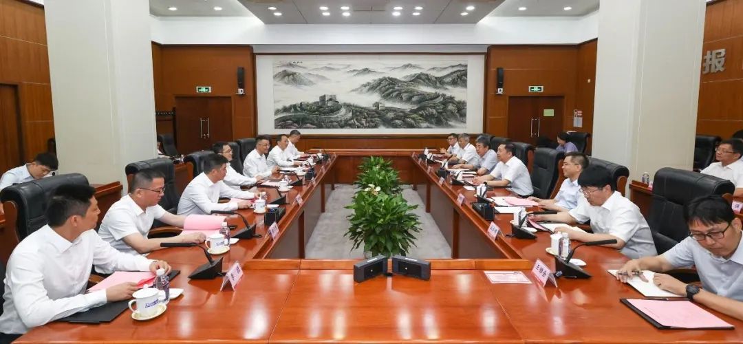 中核集團黨組副書記、總經(jīng)理顧軍會見蘇州市委副書記、市長吳慶文一行