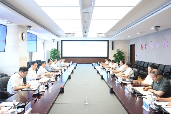 中國(guó)電建黨委書記、董事長(zhǎng)丁焰章與中國(guó)南水北調(diào)集團(tuán)黨組書記、董事長(zhǎng)蔣旭光會(huì)談