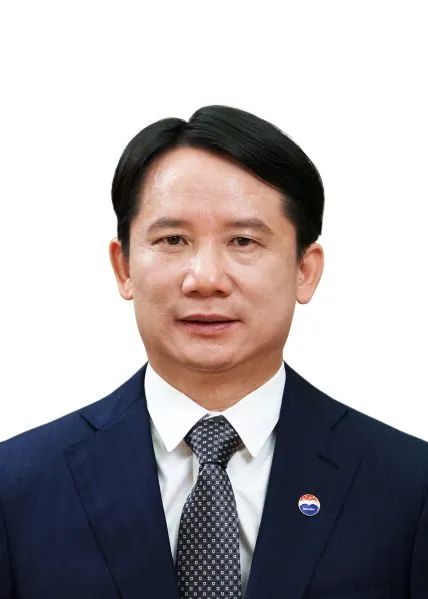 曾任貴州省能源局黨組書記、局長(zhǎng) 丁雄軍當(dāng)選中國(guó)貴州茅臺(tái)酒廠(集團(tuán))黨委書記