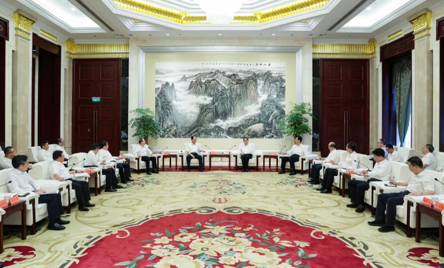 中國電建黨委書記、董事長丁焰章拜會貴州省委書記徐麟、省長李炳軍
