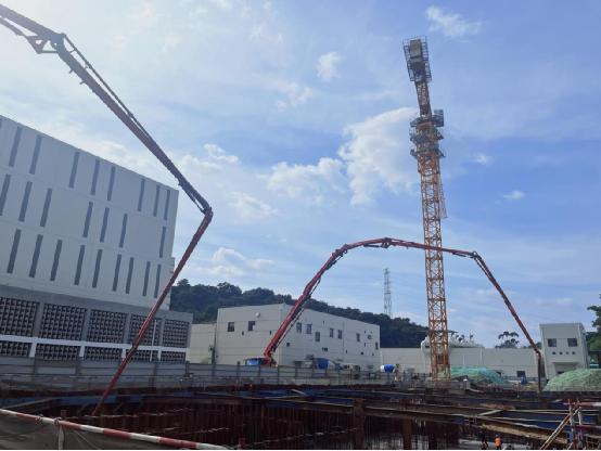 恒運9F燃機綜合辦公樓基礎(chǔ)筏板及承臺、坡道底板澆筑完成