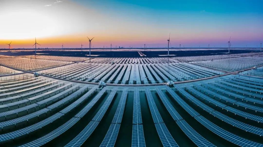 突破3億千瓦時，?；瘓F一期300MW光伏發(fā)電項目實現(xiàn)年度目標(biāo)