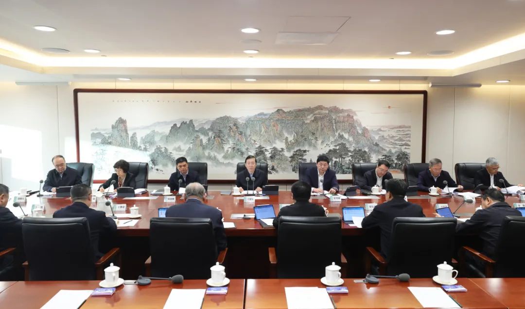 國家電網(wǎng)公司領導班子和專職助理、總師、副總師2024年調(diào)研座談會召開