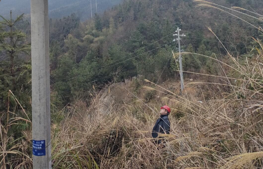 國網(wǎng)中方縣供電公司積極迎戰(zhàn)新一輪雨雪冰凍天氣