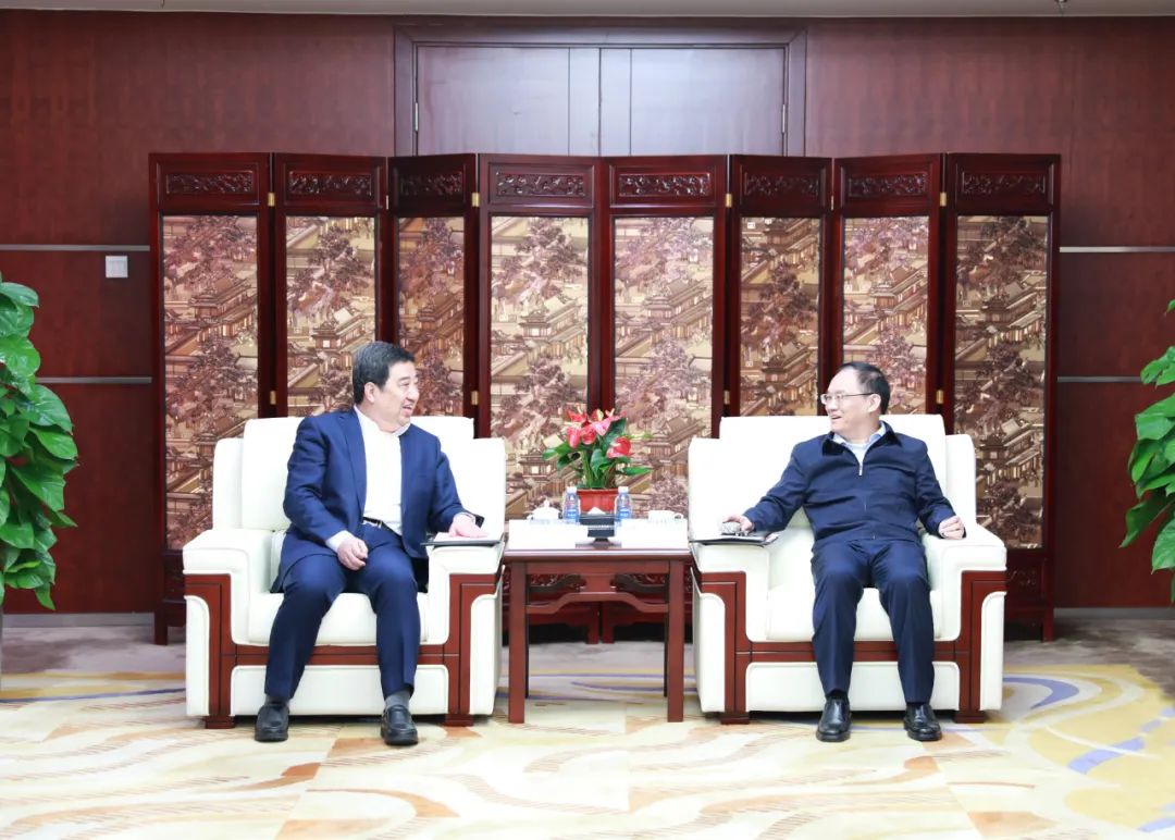 中國電氣裝備白忠泉董事長、周群總經(jīng)理拜訪中鋁集團(tuán)董事長段向東、總經(jīng)理王石磊
