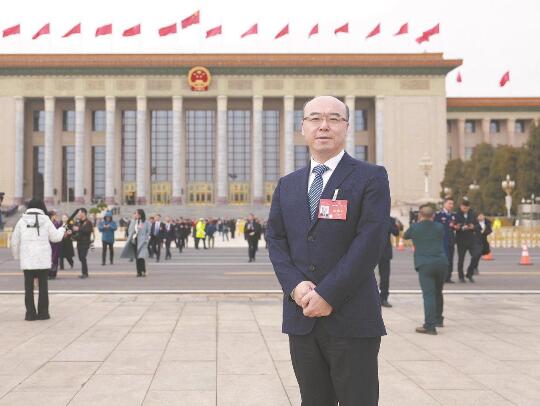 【兩會(huì)好聲音】全國(guó)人大代表，國(guó)網(wǎng)山東公司董事長(zhǎng)、黨委書記 王志偉：推動(dòng)新能源高質(zhì)量發(fā)展 助力美麗中國(guó)建設(shè)