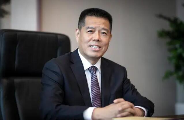 加快推動(dòng)傳統(tǒng)煤炭企業(yè)向新能源企業(yè)轉(zhuǎn)型發(fā)展——訪全國人大代表，山東能源集團(tuán)黨委書記、董事長 李偉