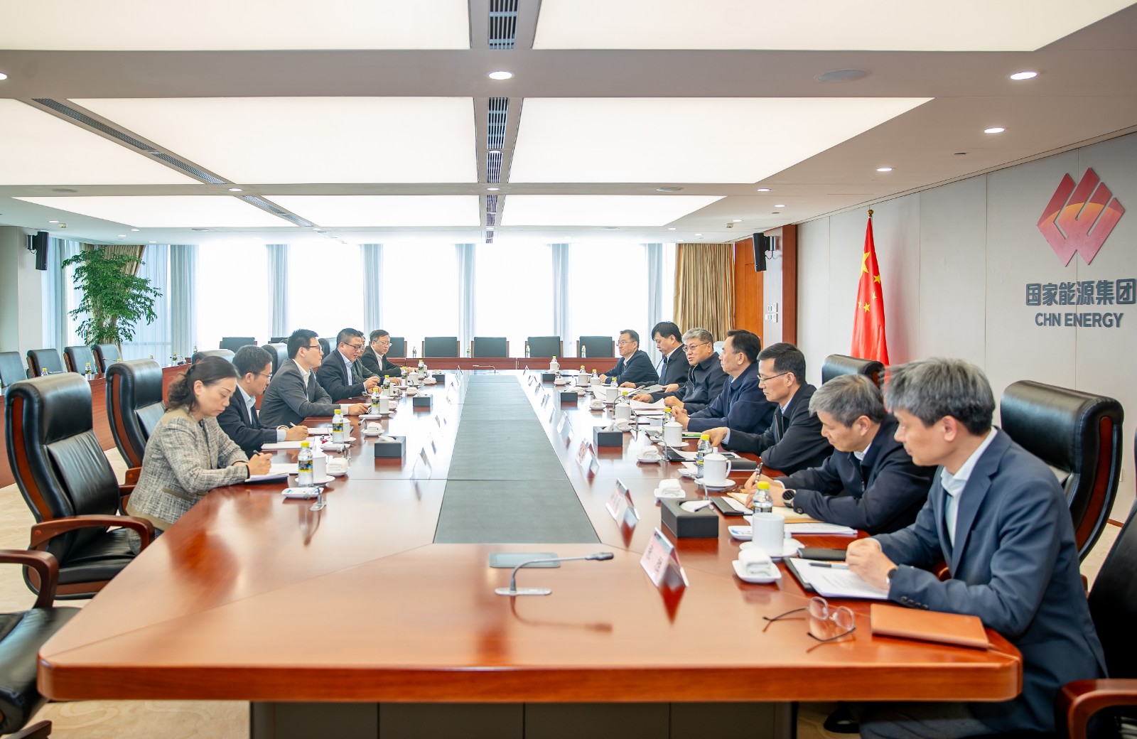 國家能源集團(tuán)黨組書記、董事長劉國躍會見上海電氣集團(tuán)黨委書記、董事長吳磊