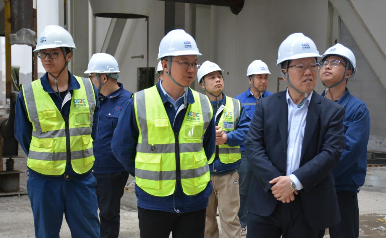 中國能建建筑集團黨委副書記、總經(jīng)理羅耕能到正寧百萬項目指導(dǎo)調(diào)研
