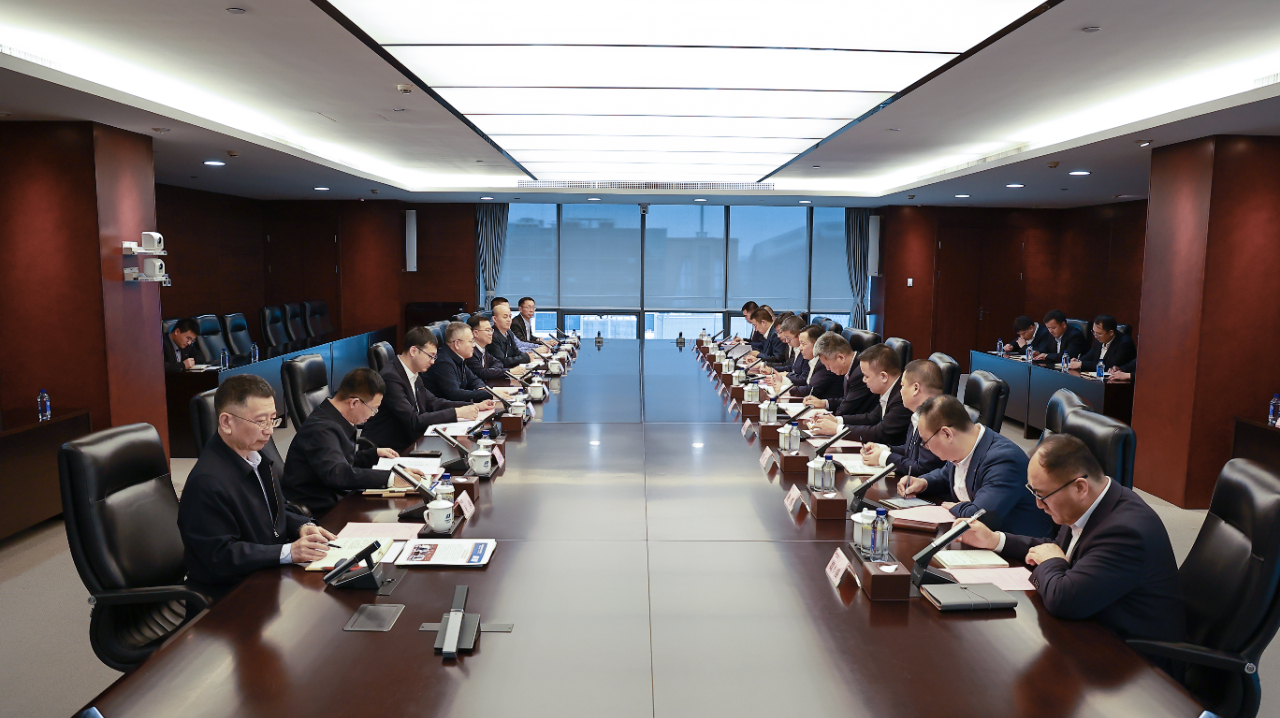 華電集團黨組副書記、總經(jīng)理葉向東會見特變電工黨委書記、董事長張新