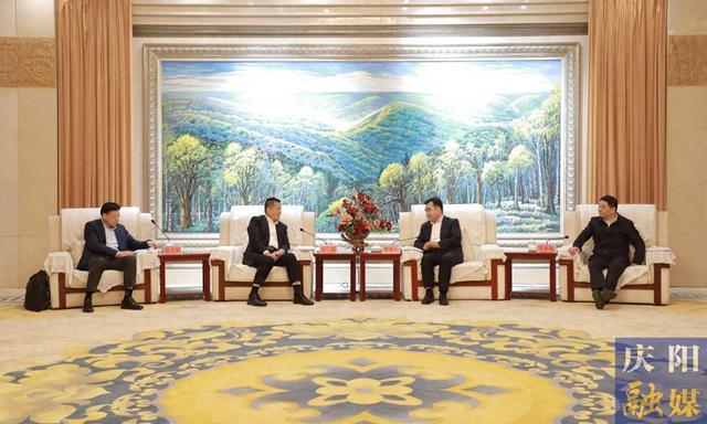 慶陽市委書記黃澤元、市長周繼軍與山東能源集團(tuán)黨委書記、董事長李偉一行座談