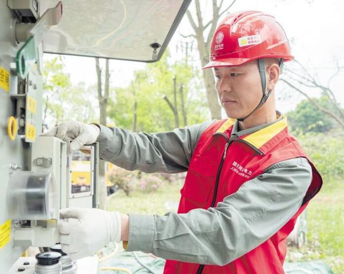 賀彪：星城萬家燈火，“帶電護(hù)衛(wèi)”用心守候