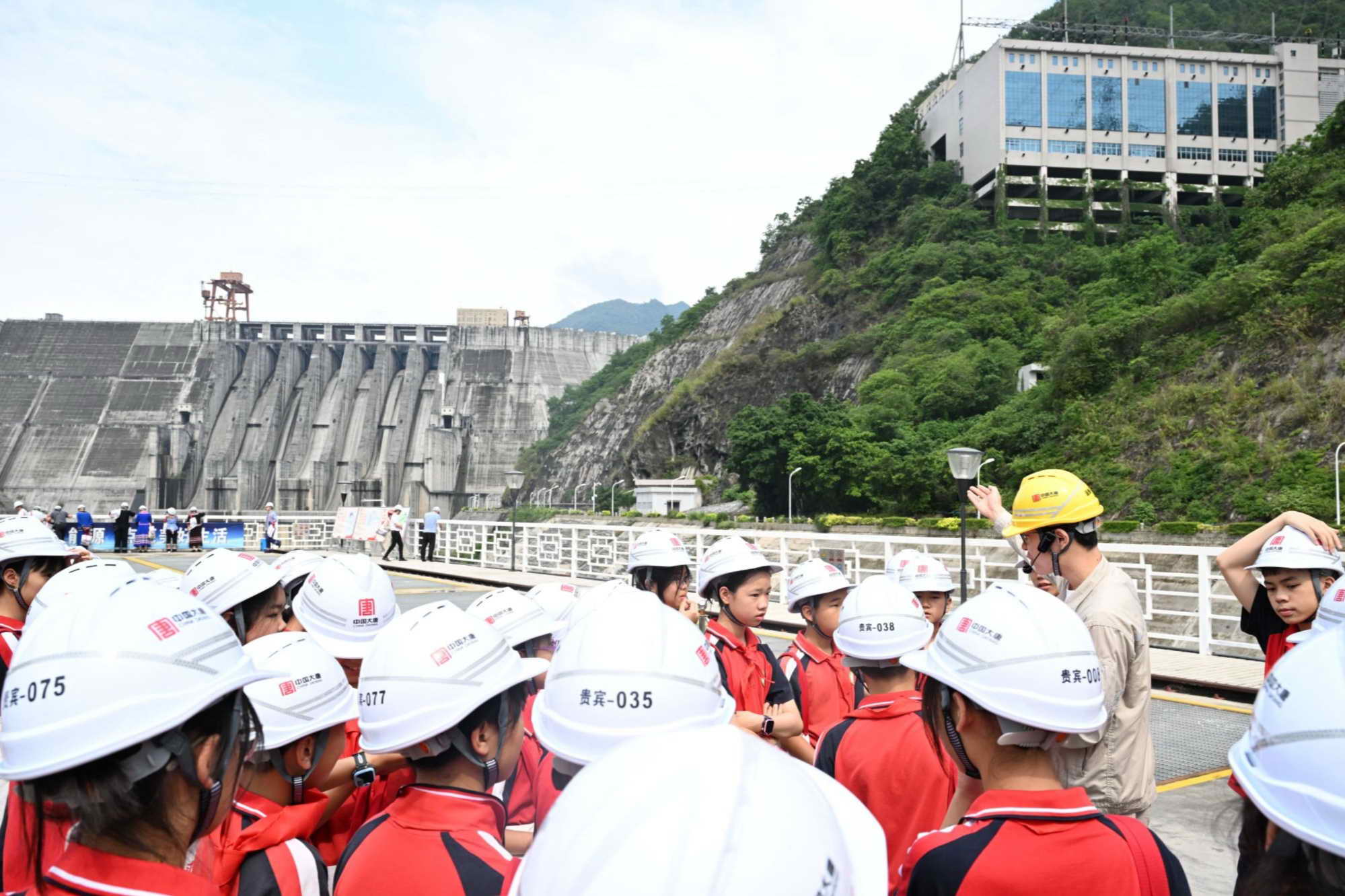 桂冠電力龍灘水力發(fā)電廠舉辦開放日活動