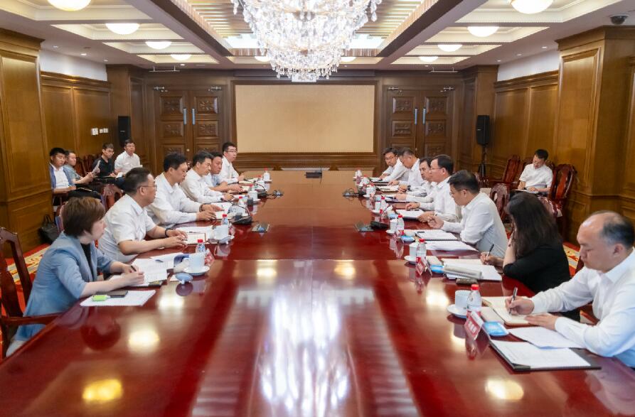 大唐集團總經理、黨組副書記張傳江與阜新市委書記胡濤、市長周鵬舉會談