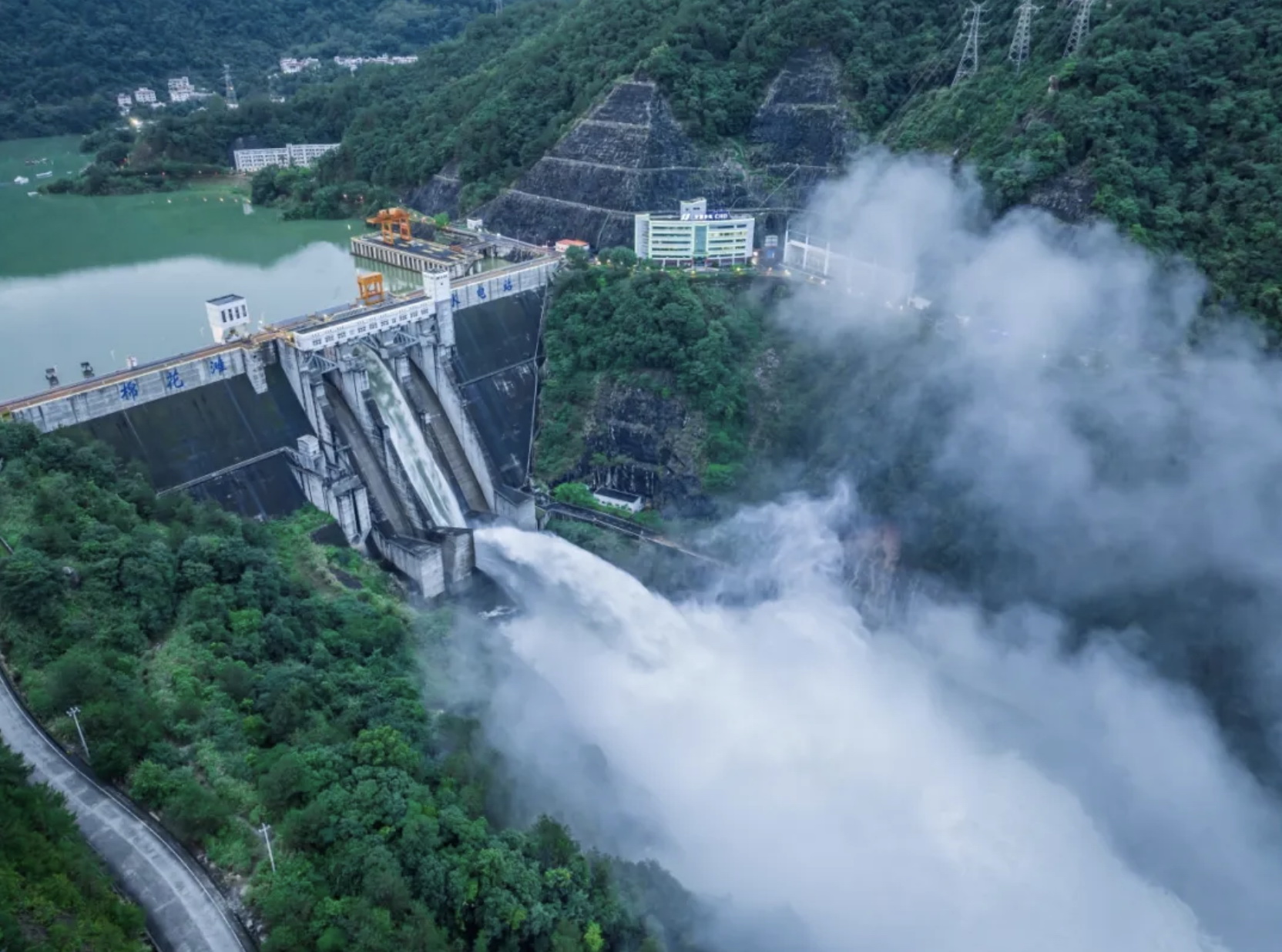 【防汛抗旱一線】中國(guó)華電全力迎戰(zhàn)今年以來最強(qiáng)降雨