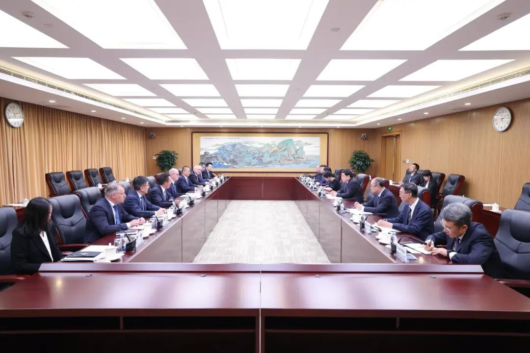 張智剛會見日立能源總裁方秦、候任總裁沈瑞博