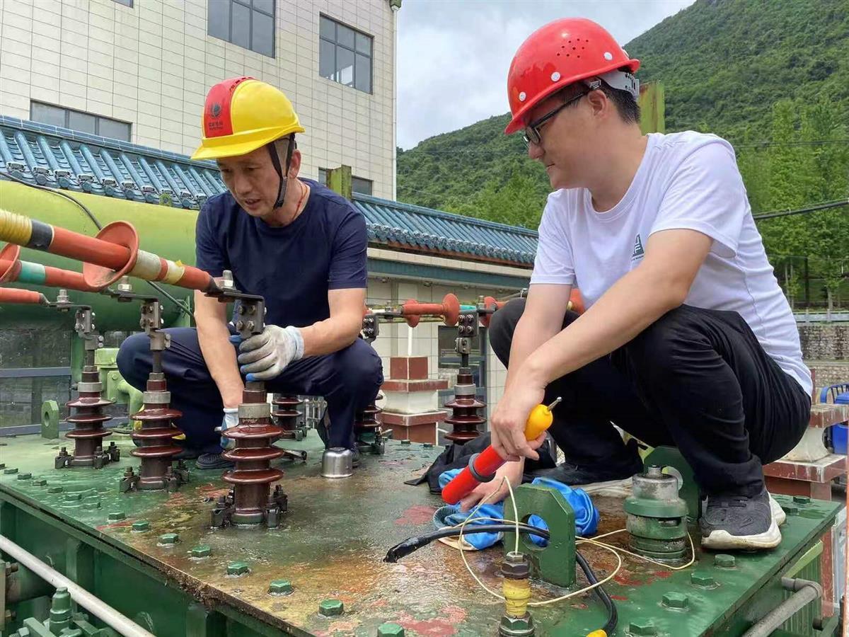 黃石市王英電廠發(fā)電泄洪調峰，騰出庫容1200萬立方米