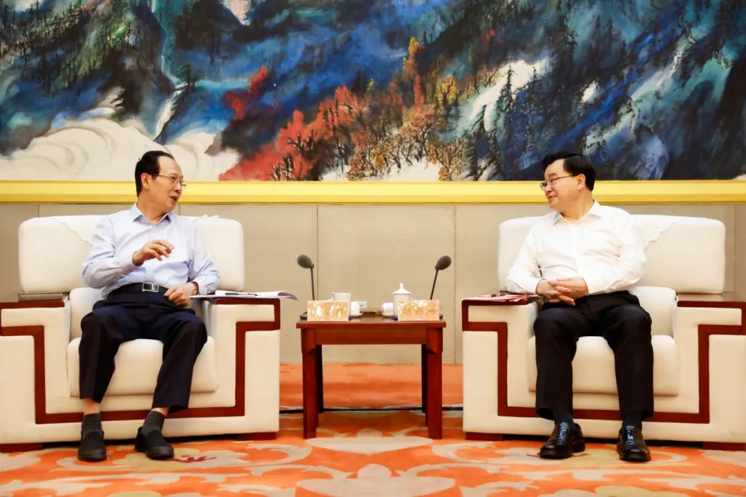 中國(guó)電建黨委書記、董事長(zhǎng)丁焰章拜會(huì)甘肅省委書記胡昌升