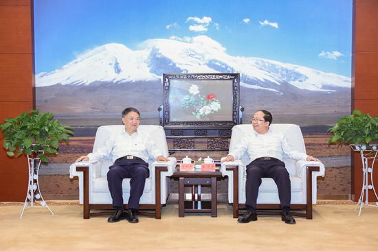華能集團(tuán)有限公司黨組書記、董事長溫樞剛拜會(huì)克州黨委書記王學(xué)東