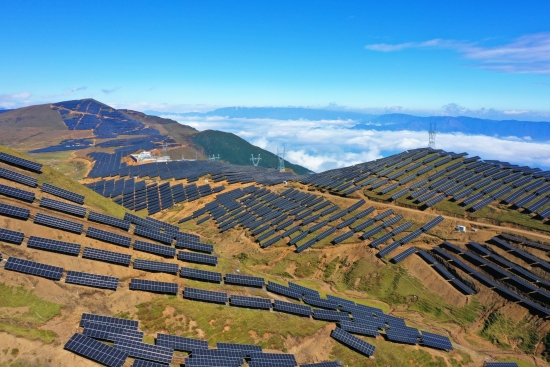 云南昭通羊窩頭、八棵樹光伏項目135兆瓦全容量并網發(fā)電