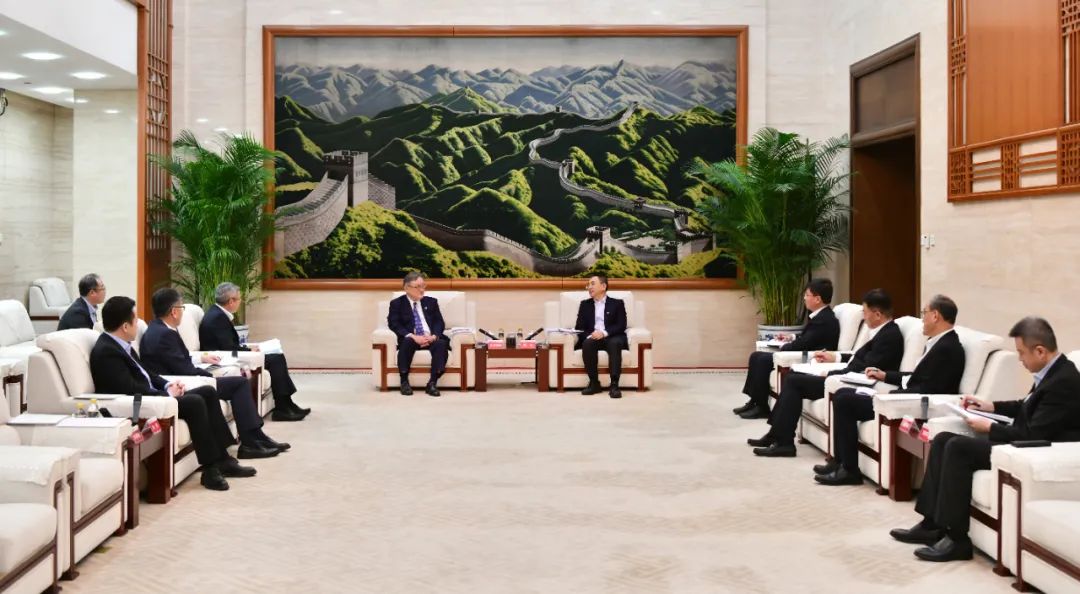 大唐集團(tuán)黨組書記、董事長鄒磊與日立制作所取締役會(huì)長東原敏昭會(huì)談